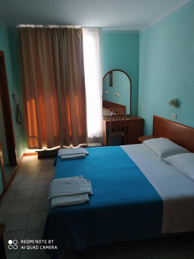 Hotel Blue Moon Rimini Dış mekan fotoğraf
