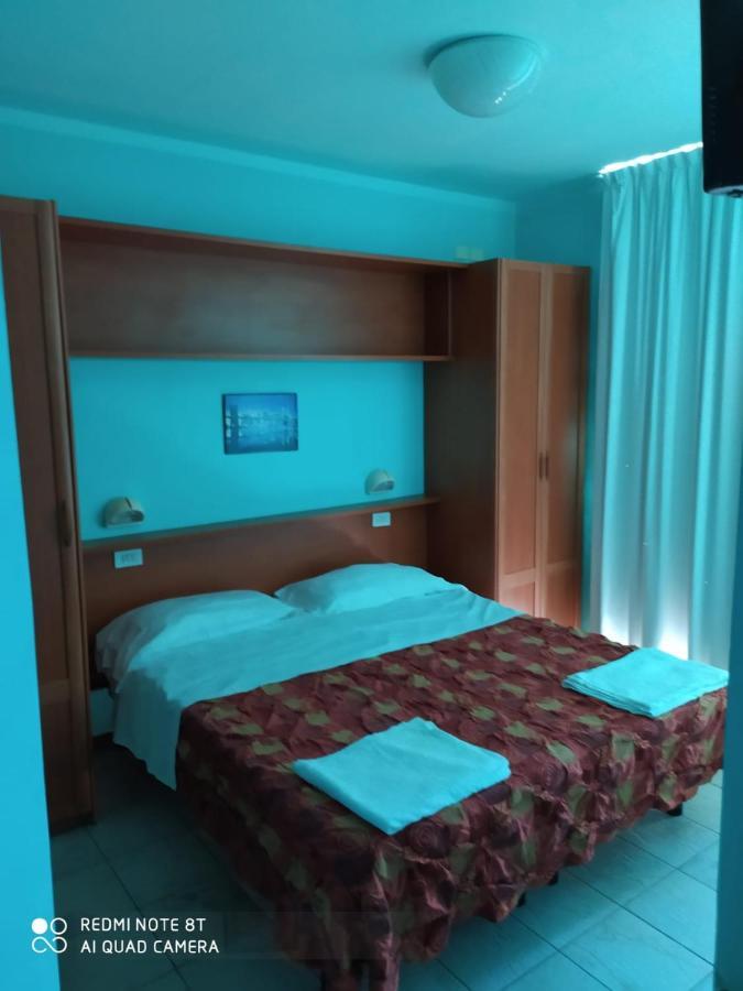 Hotel Blue Moon Rimini Dış mekan fotoğraf