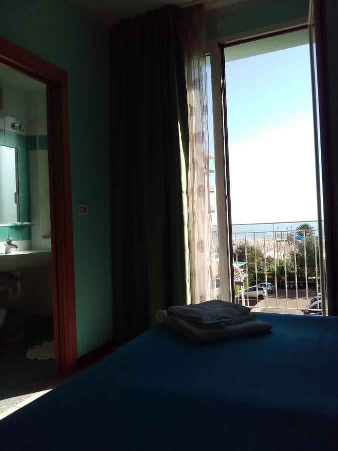 Hotel Blue Moon Rimini Dış mekan fotoğraf