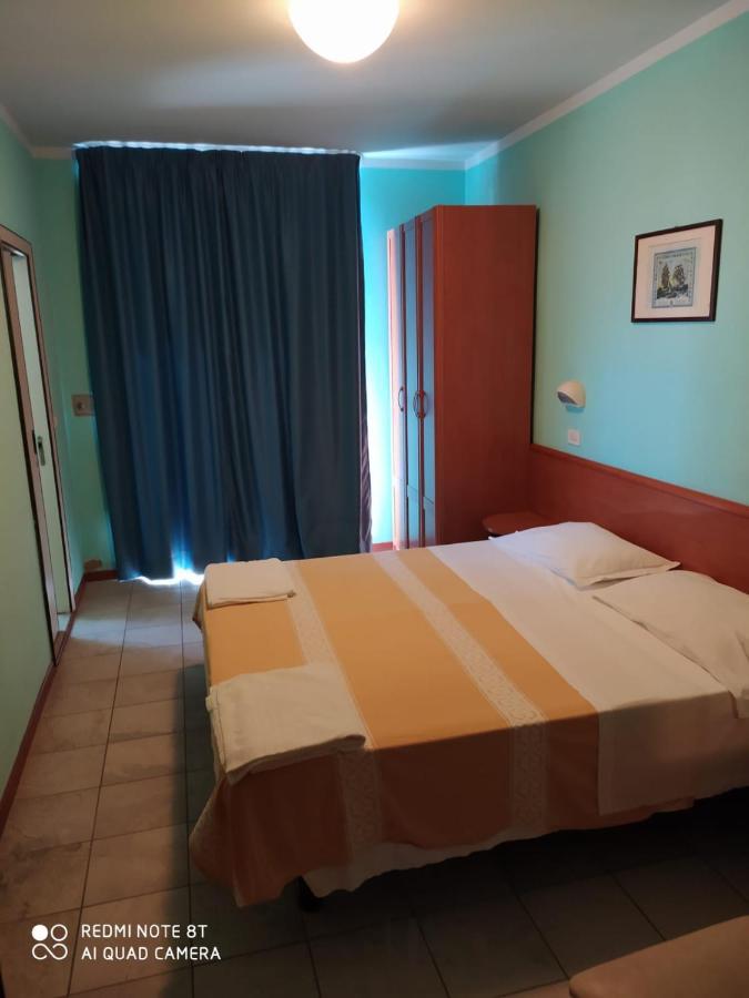 Hotel Blue Moon Rimini Dış mekan fotoğraf