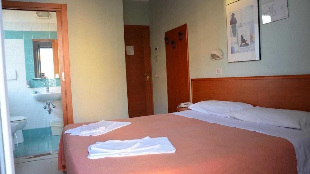 Hotel Blue Moon Rimini Dış mekan fotoğraf