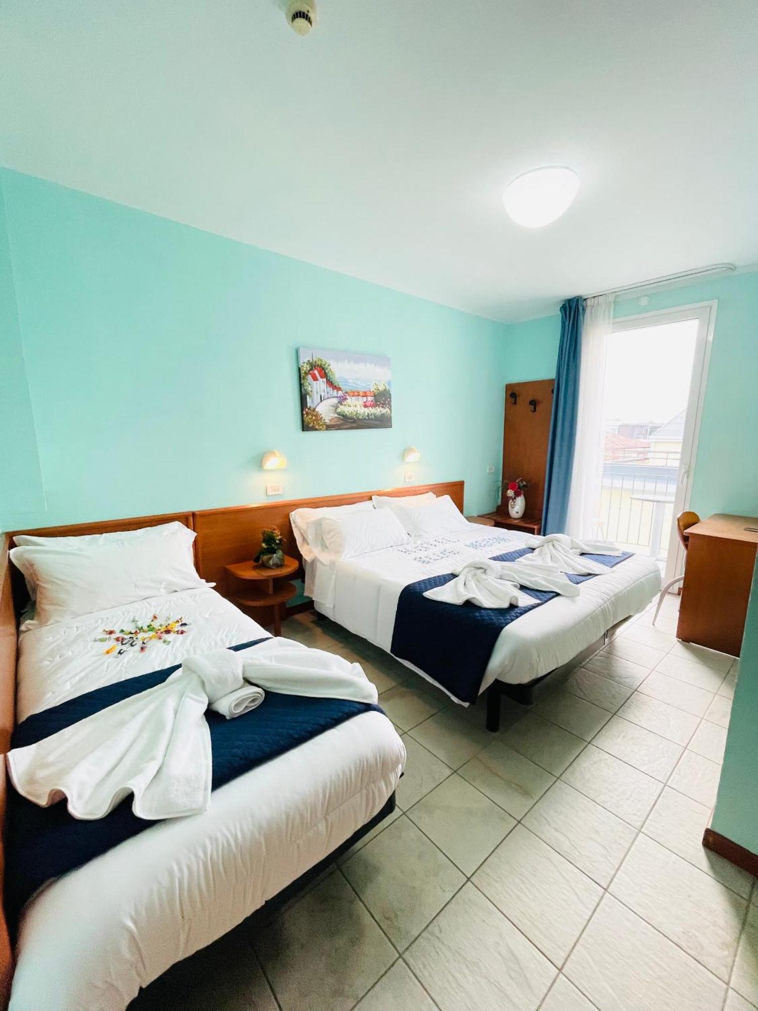Hotel Blue Moon Rimini Dış mekan fotoğraf