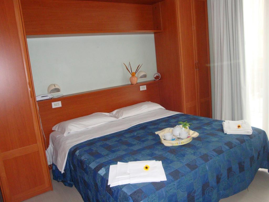 Hotel Blue Moon Rimini Dış mekan fotoğraf