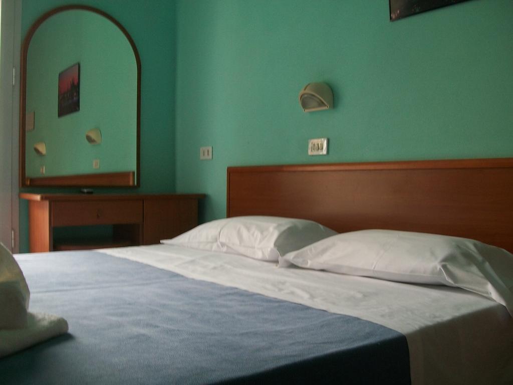 Hotel Blue Moon Rimini Dış mekan fotoğraf